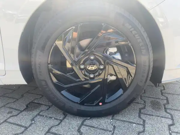 HYUNDAI I20 (7/15)