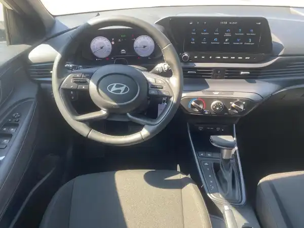 HYUNDAI I20 (8/15)