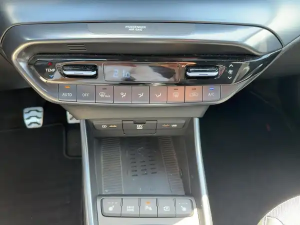HYUNDAI I20 (14/15)