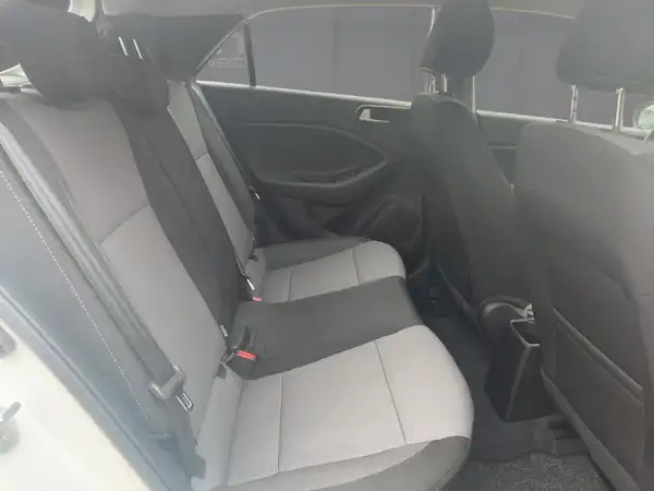 HYUNDAI I20 (12/15)