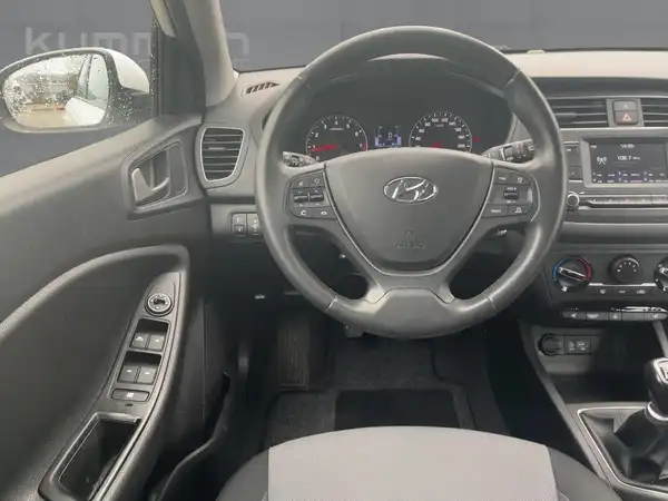 HYUNDAI I20 (9/15)