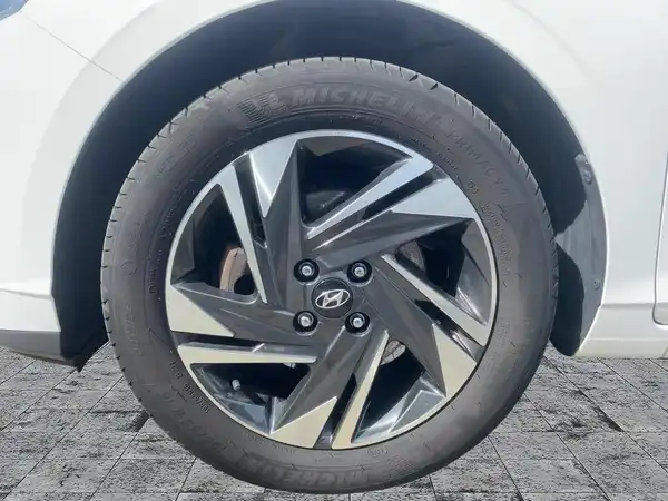 HYUNDAI I20 (7/15)