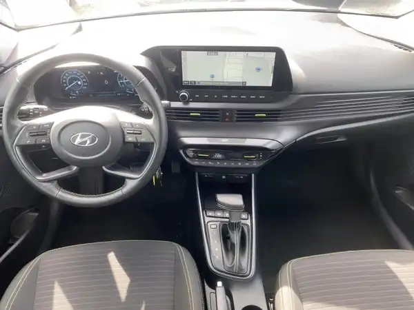 HYUNDAI I20 (8/15)