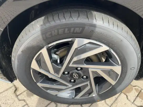 HYUNDAI I20 (7/15)