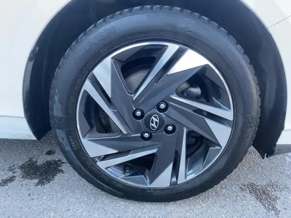HYUNDAI I20 (7/15)