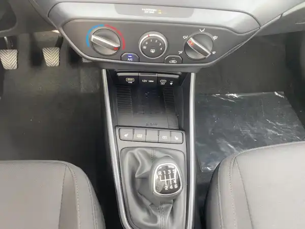 HYUNDAI I20 (14/15)