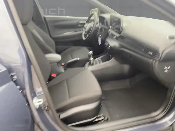 HYUNDAI I20 (11/15)