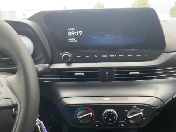 HYUNDAI I20 (10/15)