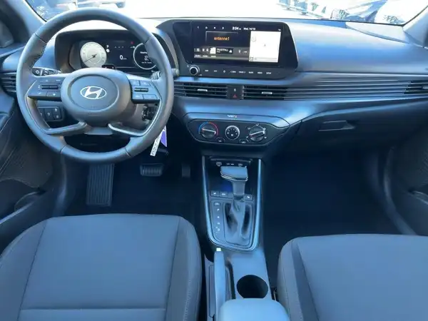 HYUNDAI I20 (8/15)