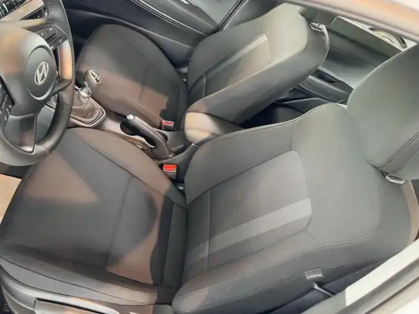 HYUNDAI I20 (11/14)