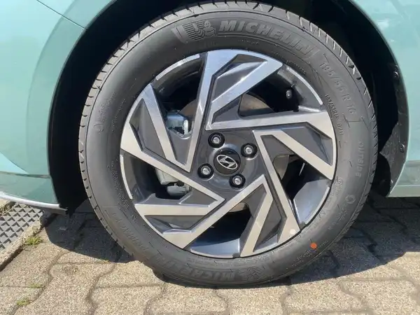 HYUNDAI I20 (7/15)