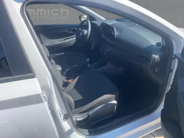 HYUNDAI I20 (11/15)
