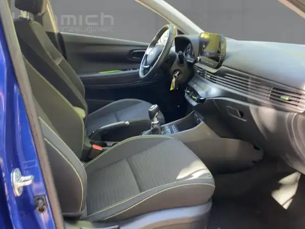 HYUNDAI I20 (11/15)