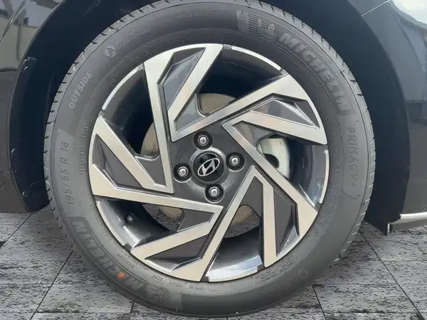 HYUNDAI I20 (7/14)