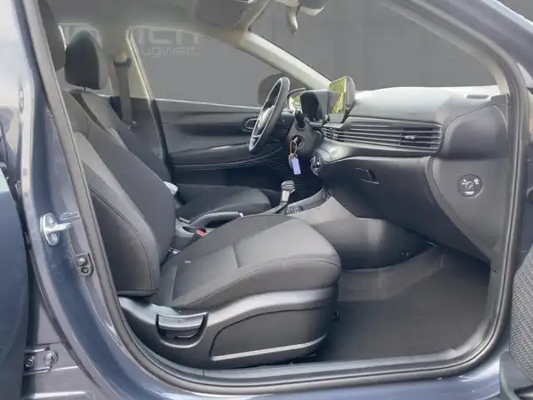HYUNDAI I20 (11/15)