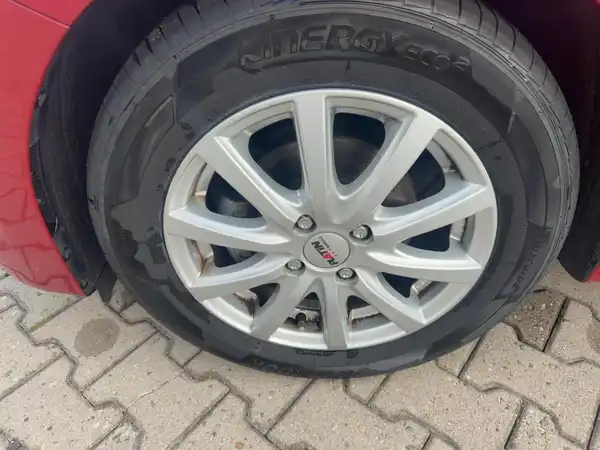 HYUNDAI I20 (7/15)