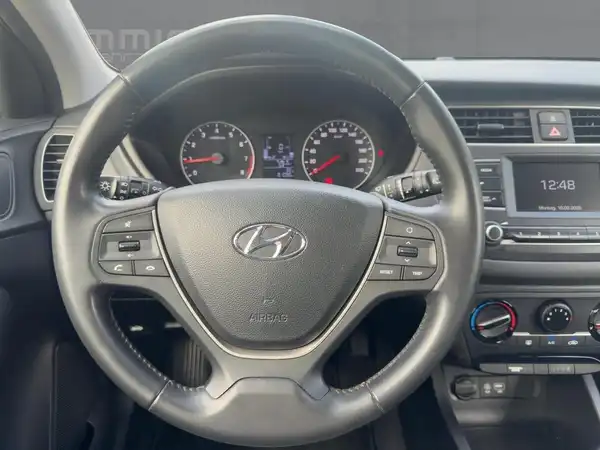 HYUNDAI I20 (9/15)