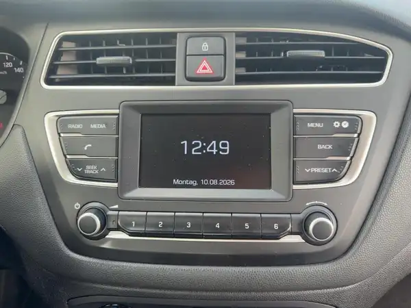 HYUNDAI I20 (10/15)