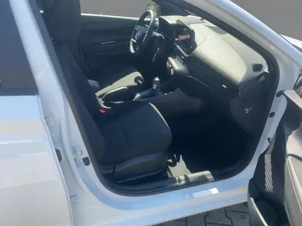 HYUNDAI I20 (11/15)