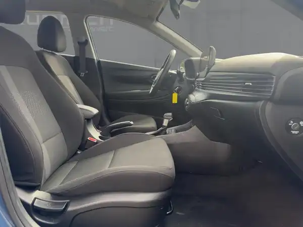 HYUNDAI I20 (11/15)