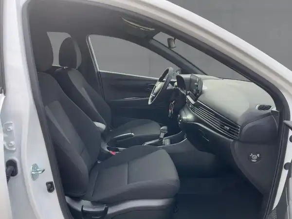 HYUNDAI I20 (11/15)