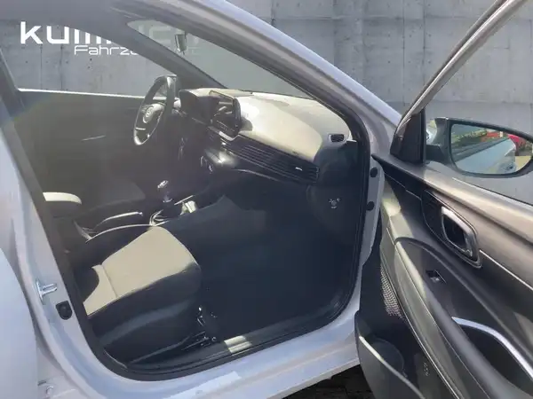 HYUNDAI I20 (11/15)