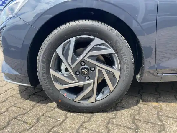 HYUNDAI I20 (7/15)