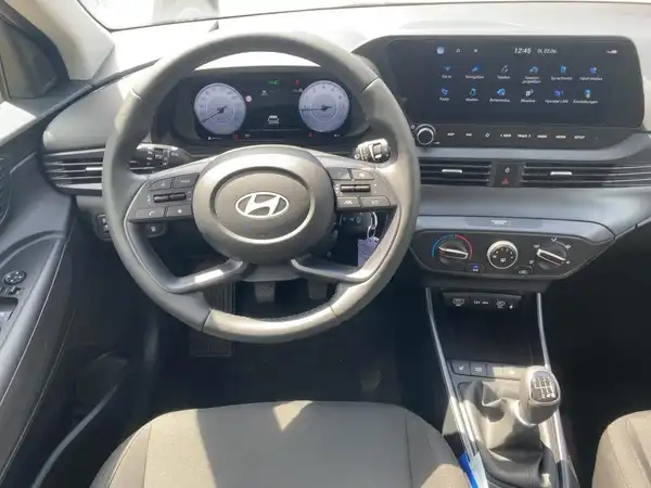 HYUNDAI I20 (8/15)
