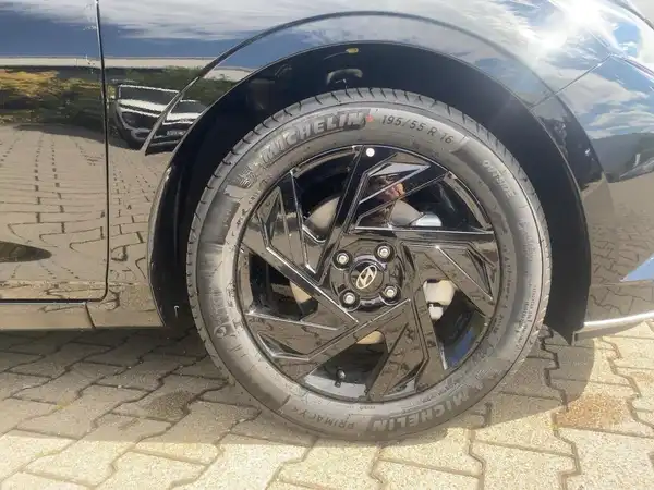 HYUNDAI I20 (7/15)