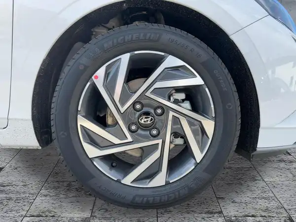 HYUNDAI I20 (6/15)