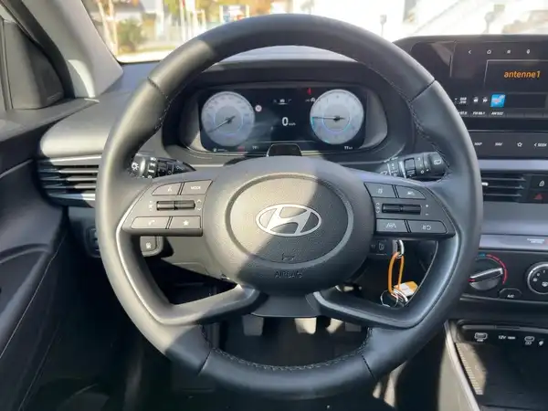 HYUNDAI I20 (8/15)
