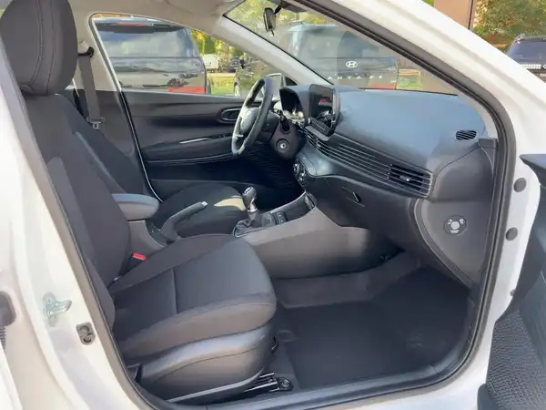 HYUNDAI I20 (10/15)