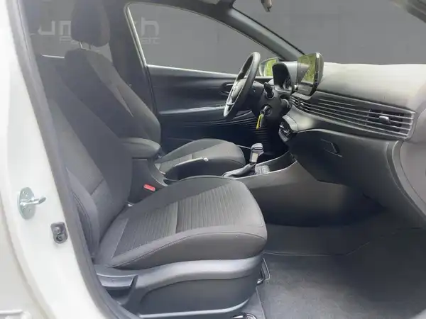 HYUNDAI I20 (11/15)