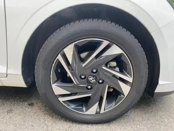 HYUNDAI I20 (7/15)