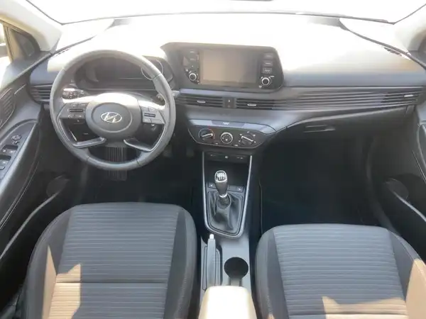 HYUNDAI I20 (8/15)