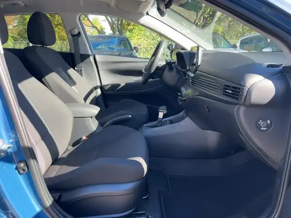 HYUNDAI I20 (11/15)