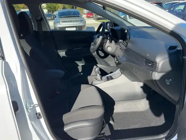 HYUNDAI I20 (11/15)