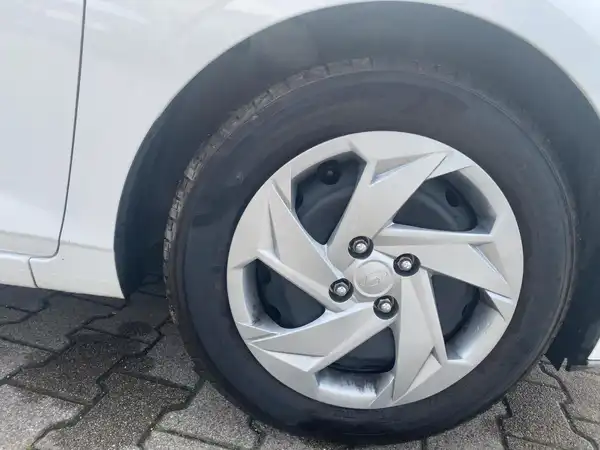 HYUNDAI I20 (7/15)