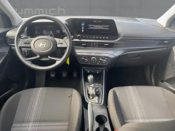 HYUNDAI I20 (8/15)