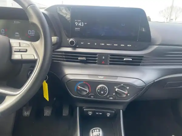 HYUNDAI I20 (10/15)