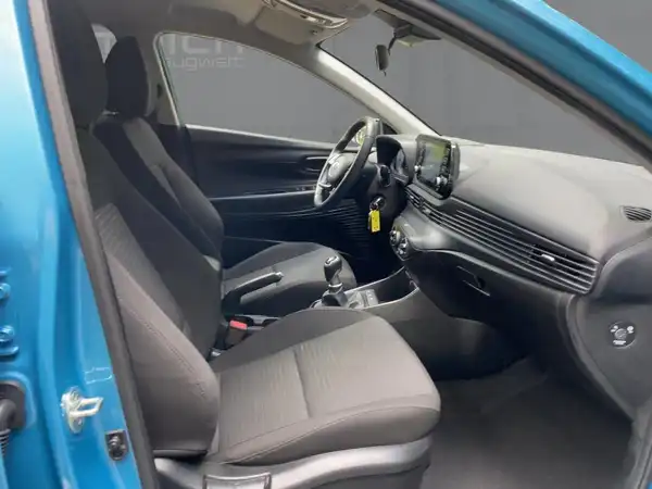 HYUNDAI I20 (11/15)