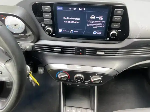 HYUNDAI I20 (10/15)