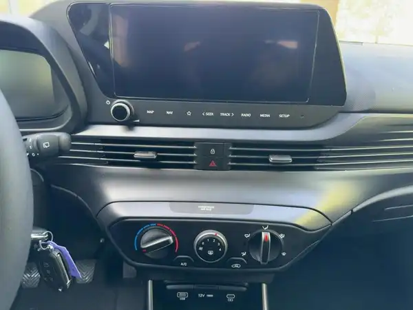 HYUNDAI I20 (10/14)