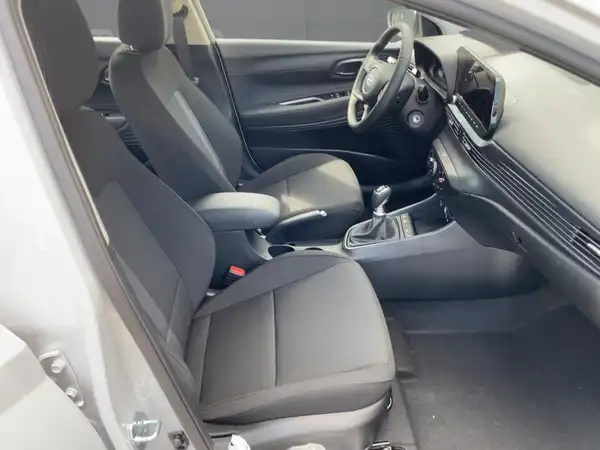 HYUNDAI I20 (11/15)