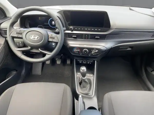 HYUNDAI I20 (8/15)