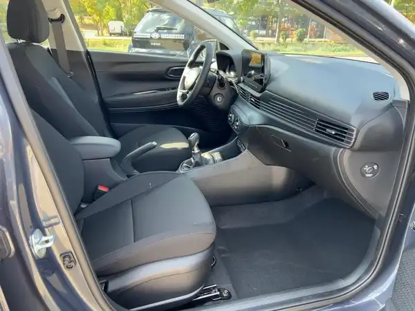 HYUNDAI I20 (11/15)