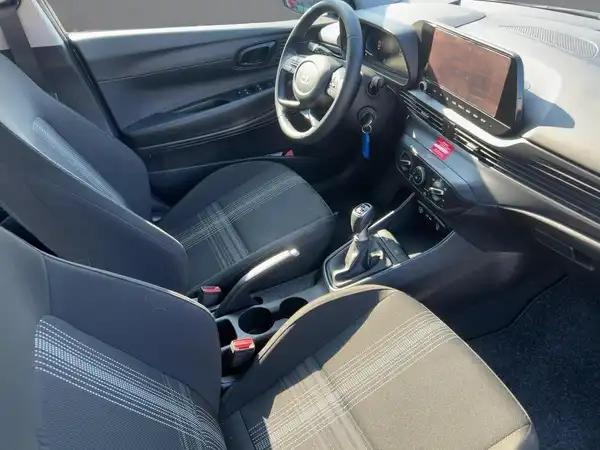 HYUNDAI I20 (11/15)