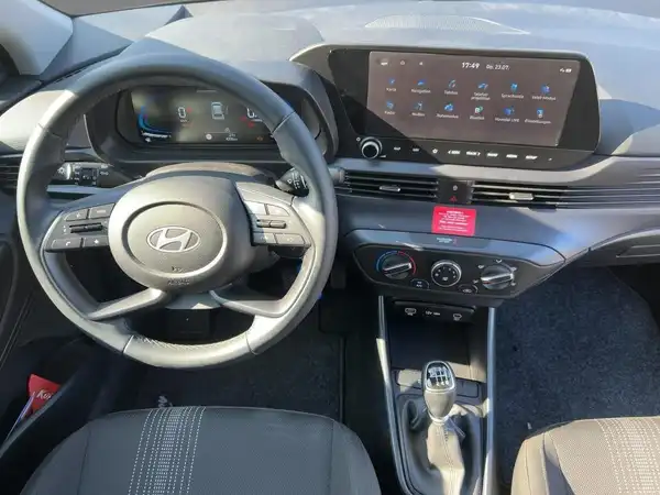 HYUNDAI I20 (8/15)