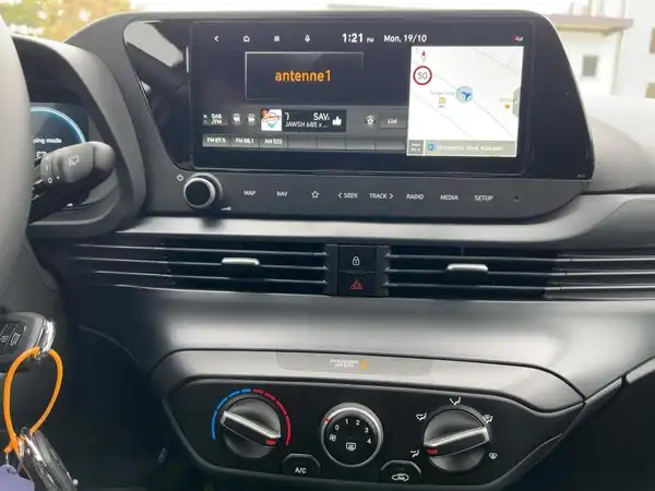 HYUNDAI I20 (10/15)