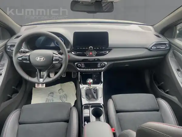 HYUNDAI I30 (8/15)